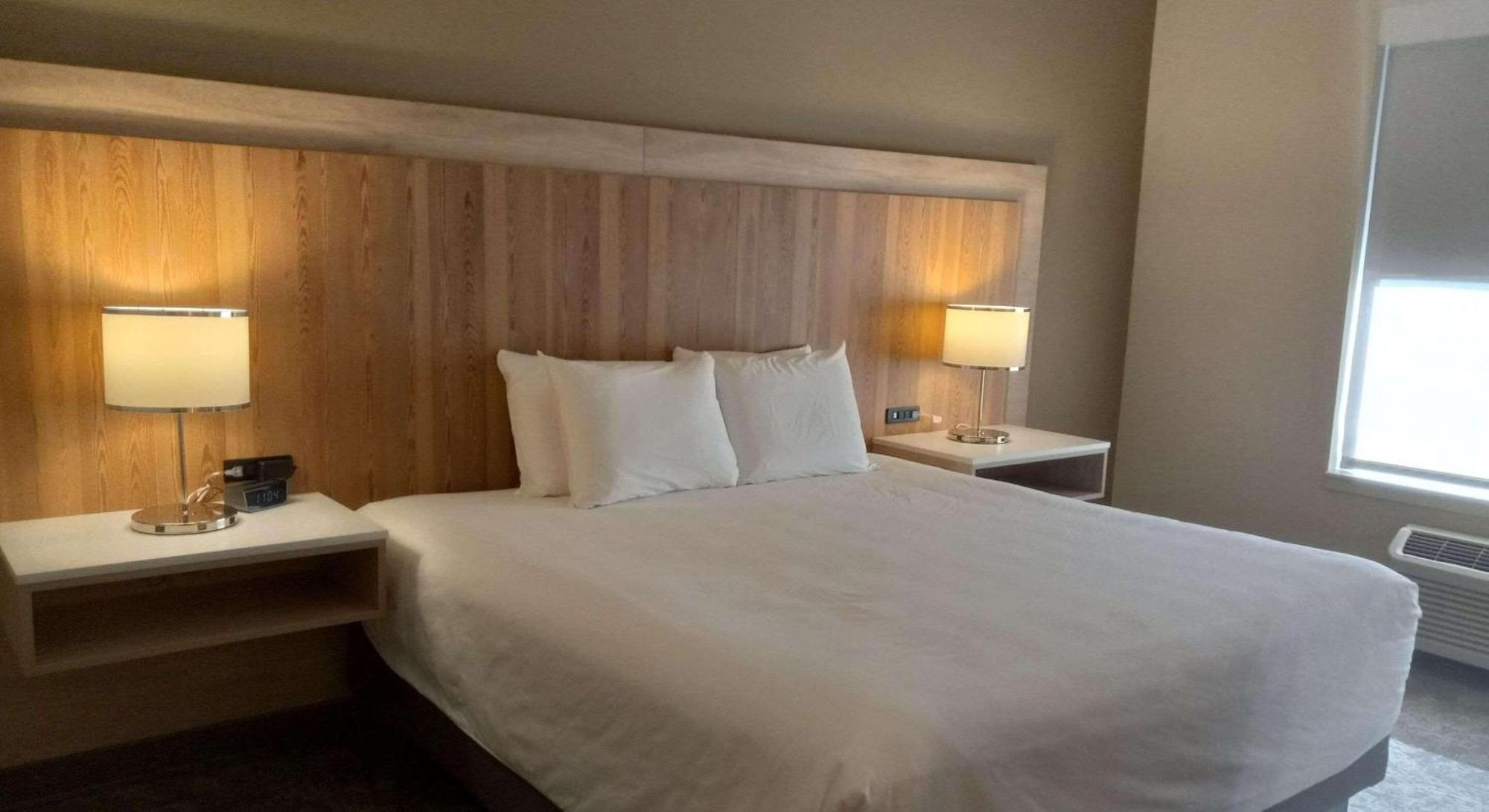 Radisson Hotel Pendleton Airport Экстерьер фото
