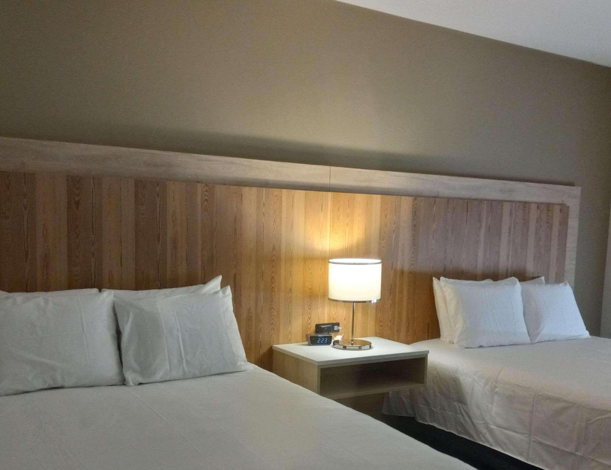 Radisson Hotel Pendleton Airport Экстерьер фото