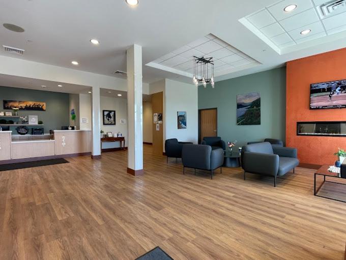 Radisson Hotel Pendleton Airport Экстерьер фото