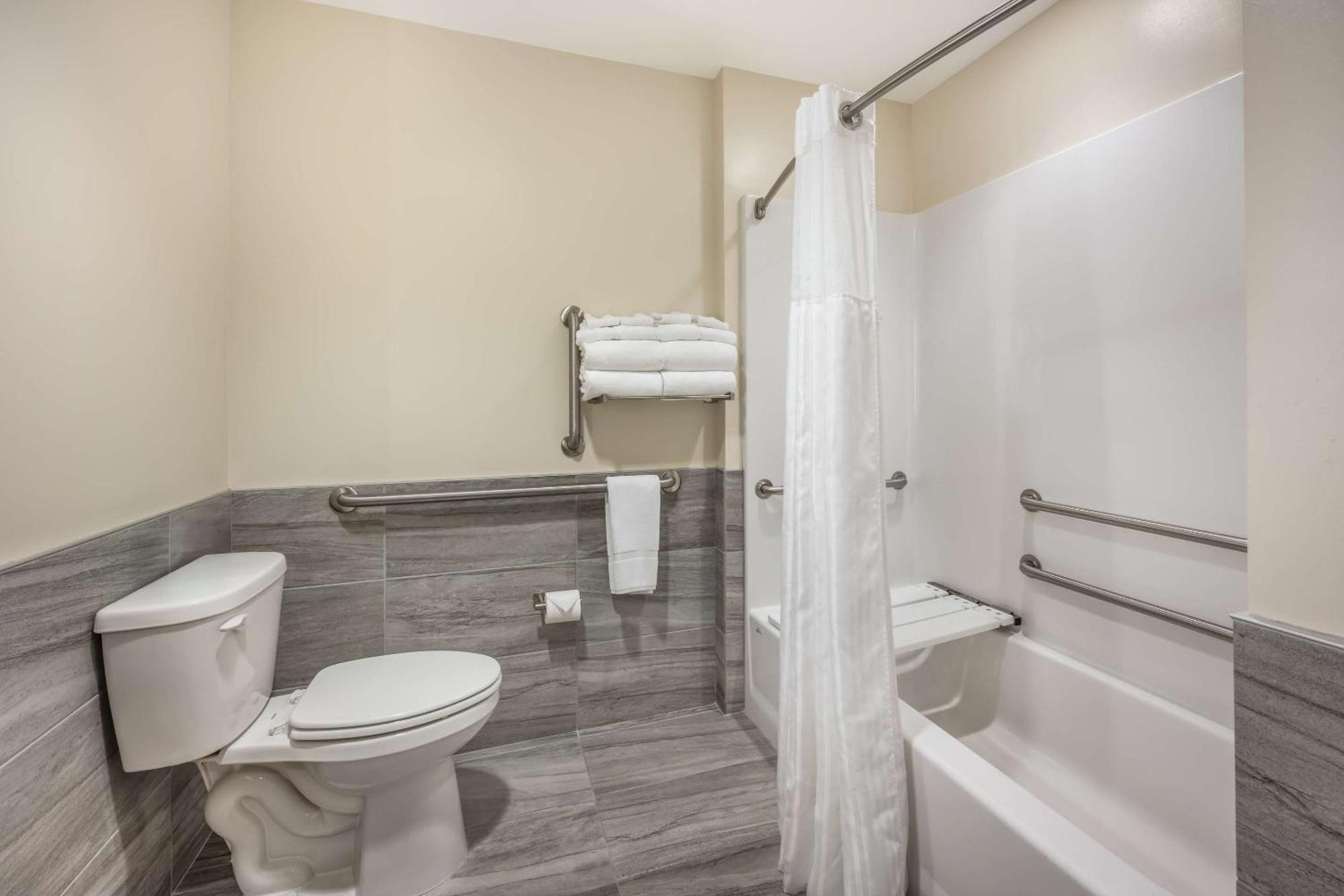 Radisson Hotel Pendleton Airport Экстерьер фото