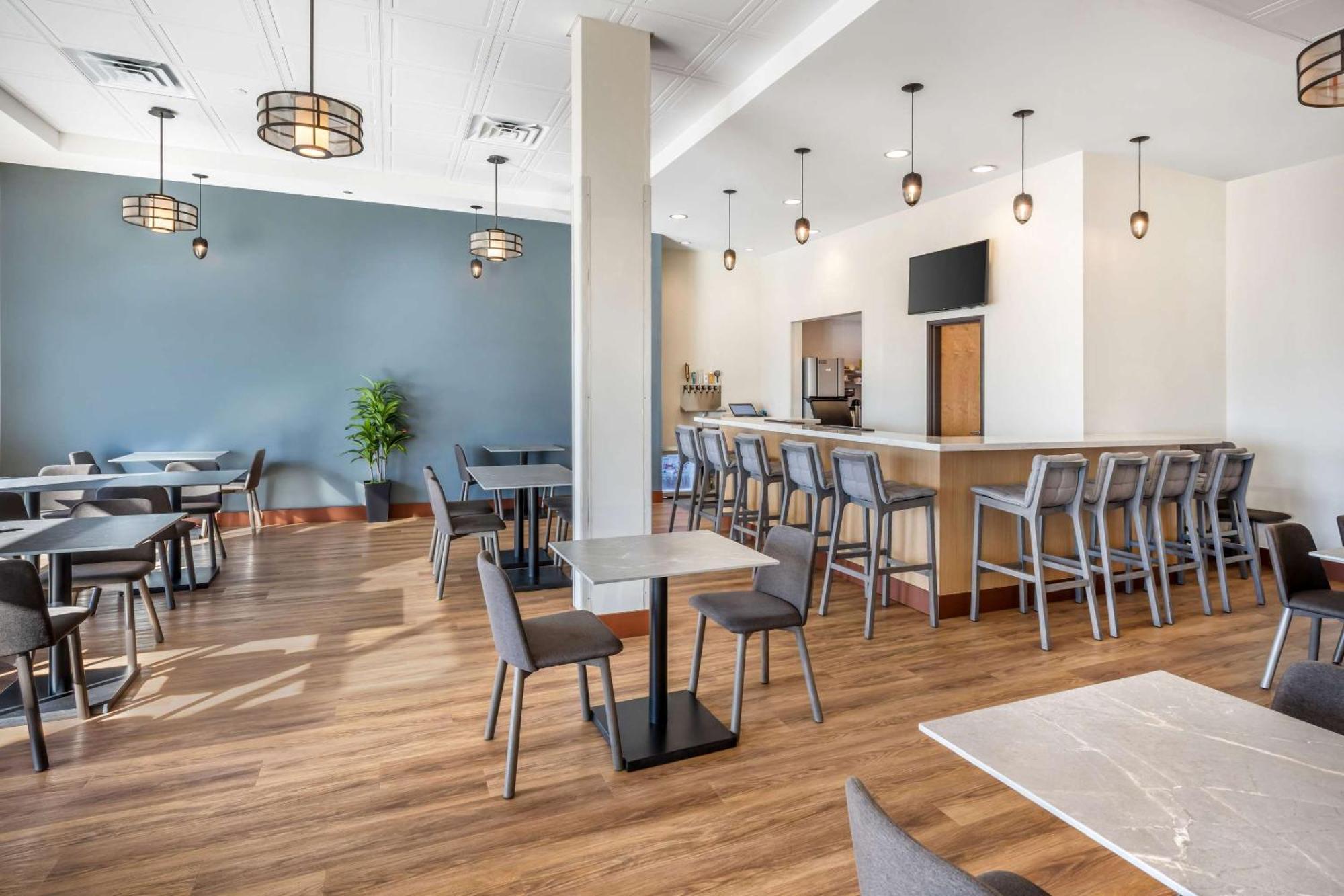 Radisson Hotel Pendleton Airport Экстерьер фото