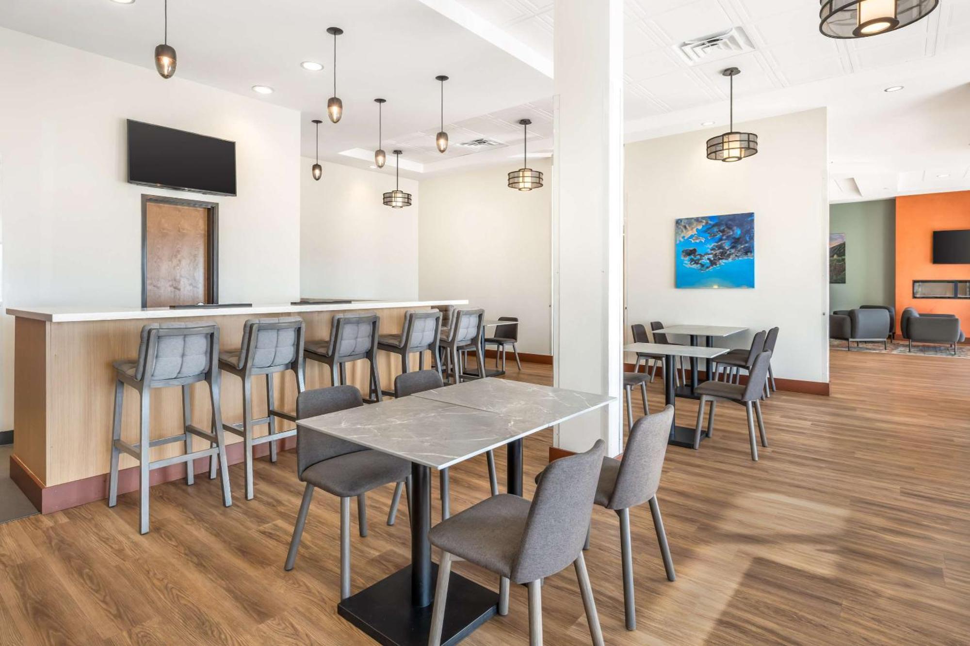 Radisson Hotel Pendleton Airport Экстерьер фото