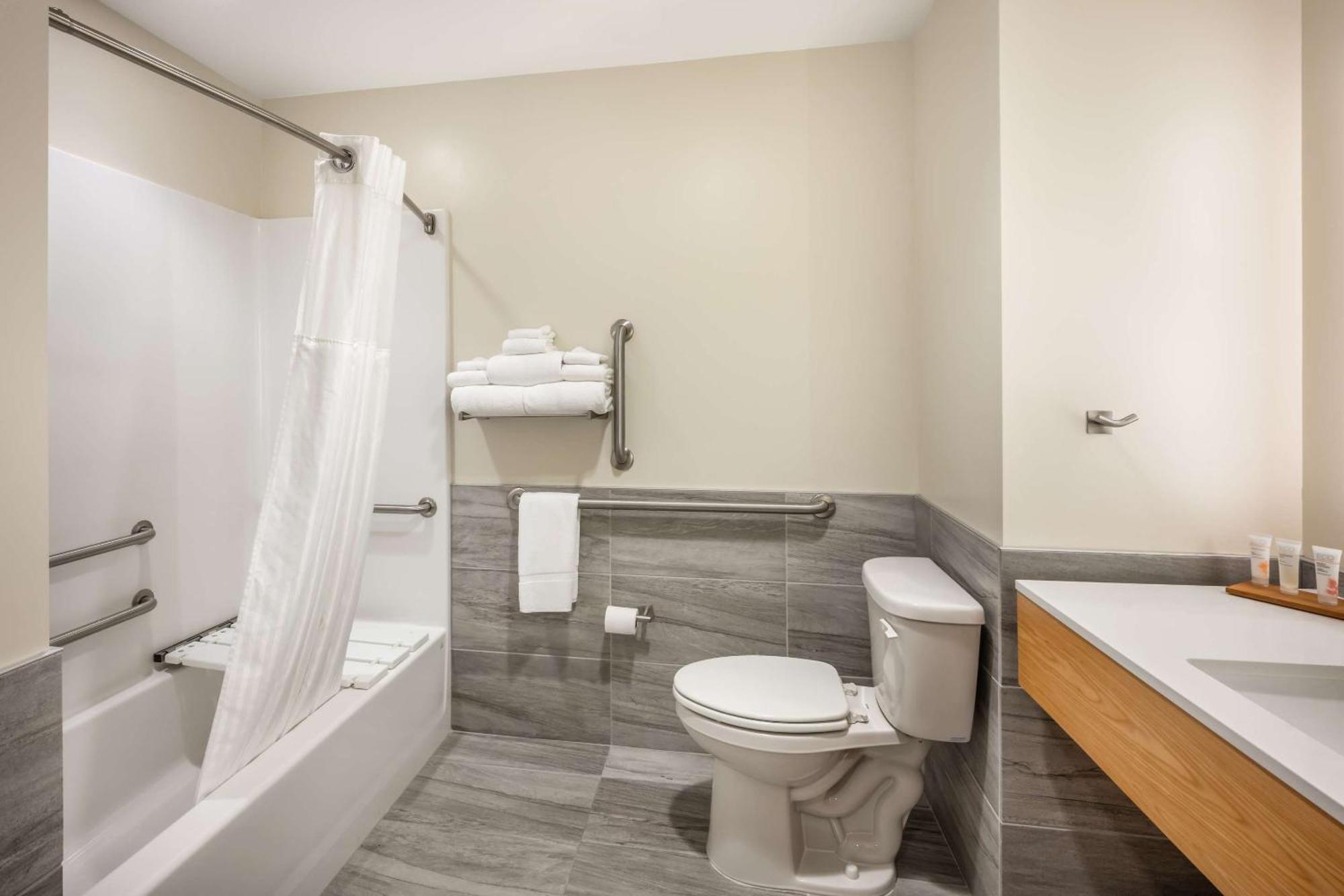 Radisson Hotel Pendleton Airport Экстерьер фото